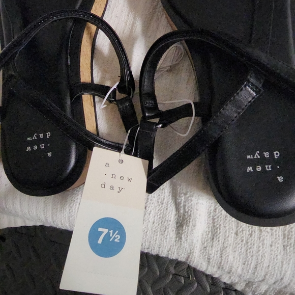 A New Day Sandals - Picture 8 of 8